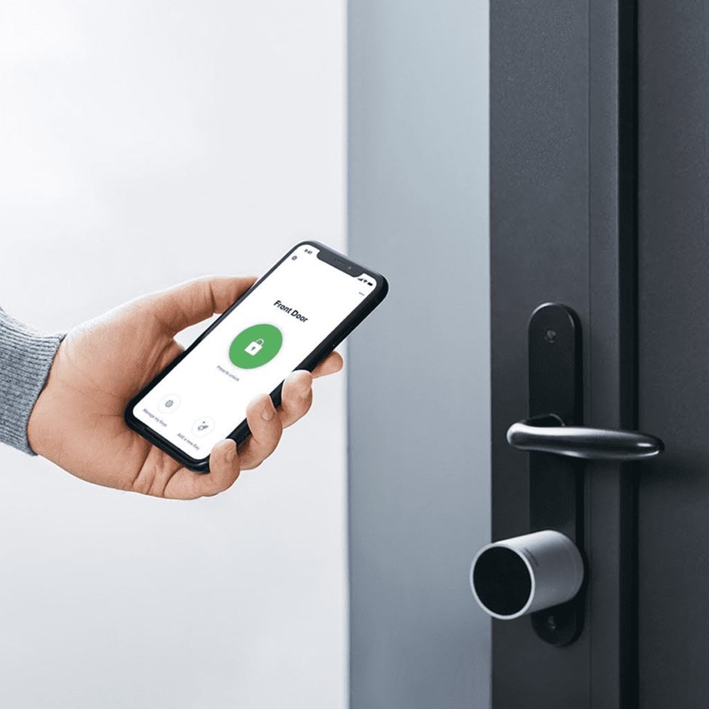Smart Security Door Lock 1200 1024x1024 1 هل البيوت الذكية آمنة وممتعة؟